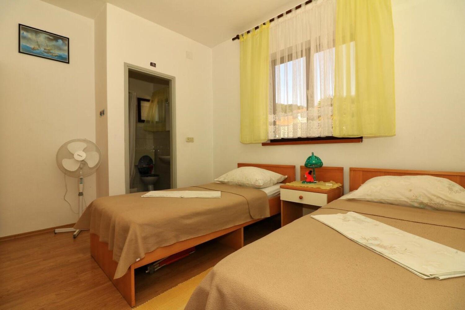 Apartments Slavica - Free Parking Jezera Esterno foto